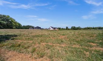 251 Meadowgreen Dr, Bentonville, AR 72713