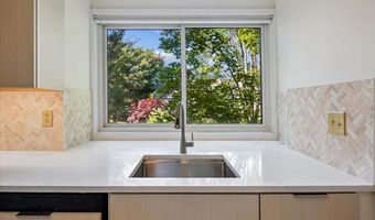 8 SPA CREEK Lndg 8A2, Annapolis, MD 21403