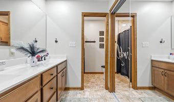 8448 Seattle Slew Ln, Indianapolis, IN 46217