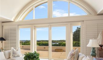 283 Ocean Ave, Newport, RI 02840