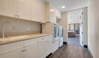 3181 Goldenspur Dr, Camarillo, CA 93010