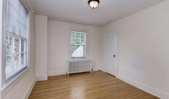4706 32ND St N, Arlington, VA 22207