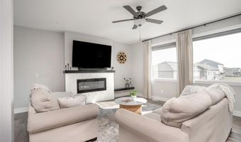 3217 Lakeview Dr SE, Altoona, IA 50009