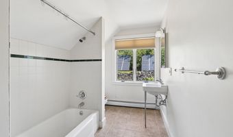 817 Gulf Rd, Barnard, VT 05031