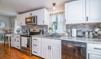 795 Riverside Dr, Augusta, ME 04330