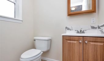 59 Oak St, Amityville, NY 11701