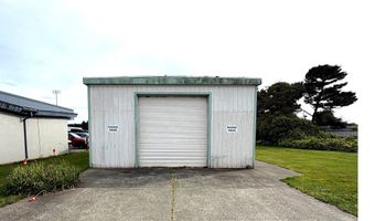 485 9TH St, Bandon, OR 97411