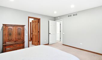 1670 Yosemite Pkwy, Algonquin, IL 60102