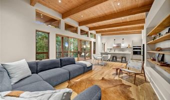 46 W Elvendon Dr, Bella Vista, AR 72715