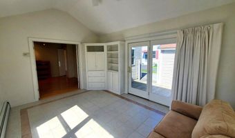 9 Wood St, Bangor, ME 04401