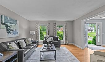 6 Jasons Grant Dr, Cumberland, RI 02864