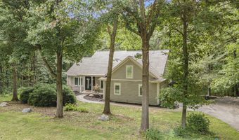 8905 Conservancy Dr NE, Ada, MI 49301