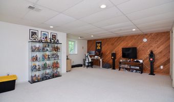 4471 Hillside Ct, Ann Arbor, MI 48105