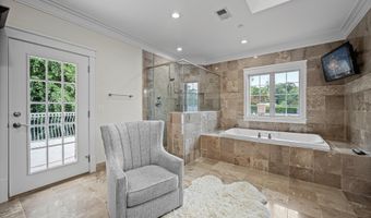 9715 SINGLETON Dr, Bethesda, MD 20817