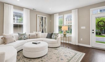 43498 APPLE ORCHARD Sq, Ashburn, VA 20148