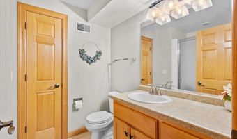 3020 E FALLCREEK Ln, Appleton, WI 54913