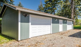1135 1ST St NE, Bandon, OR 97411