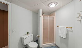 433 Westwood Dr, Ames, IA 50014