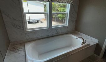 7413 Detonti Rd, Bauxite, AR 72011
