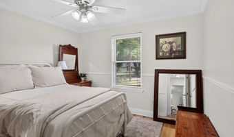 514 Sunset Dr, Bay St. Louis, MS 39520