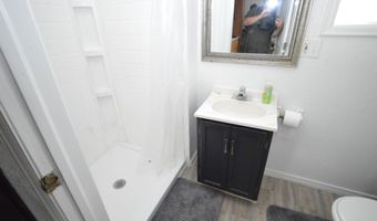 819 W 9TH St, Cheyenne, WY 82001
