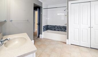 60 West St, Bangor, ME 04401