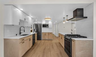 16 Larboard St, Beachwood, NJ 08722