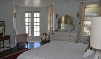 18 Bridge Ave, Bay Head, NJ 08742