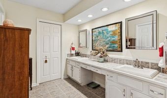 7 Atrium Cir D, Atlantis, FL 33462