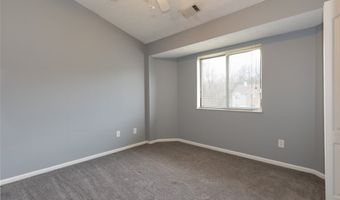 362 Village Pointe Dr, Akron, OH 44313