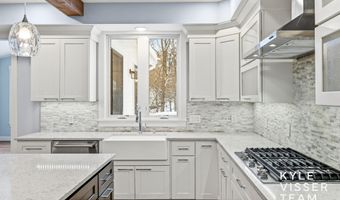 7787 S Gracemoor Ct SE, Alto, MI 49302