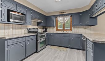 1022 E CAPITOL Dr, Appleton, WI 54911