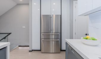 1332 G St SE 1, Washington, DC 20003
