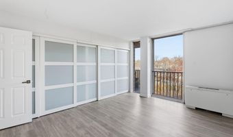 4600 S FOUR MILE RUN Dr 613, Arlington, VA 22204