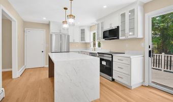 39 Briarwood Dr, Colchester, CT 06415
