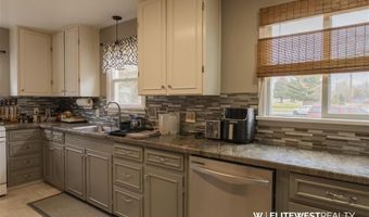 30 N Division St, Cowley, WY 82420