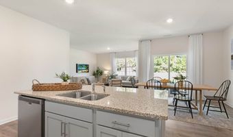 274 Maddox Dr, Aberdeen, NC 28315