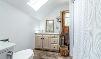 13 Courthouse Rd, Amherst, NH 03031
