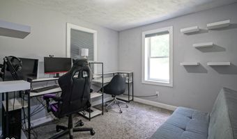 5902 Oak Ln, Anderson, IN 46013