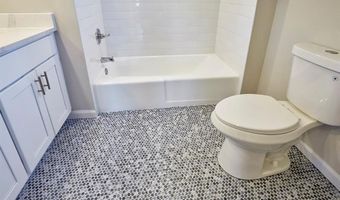 6 Levitt Ave, Bergenfield, NJ 07621
