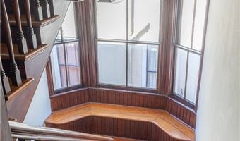 201 W 33rd St, Savannah, GA 31401