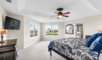 5304 SANDY SHELL Dr, Apollo Beach, FL 33572
