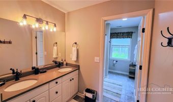 272 Stoneybrook Ln, Banner Elk, NC 28604
