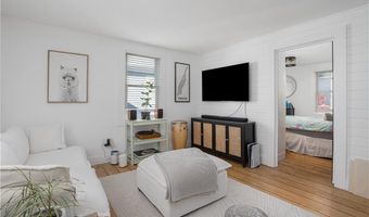 23 Holland St 2, Newport, RI 02840