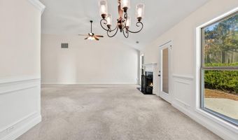 738 York View Dr, Auburn, GA 30011