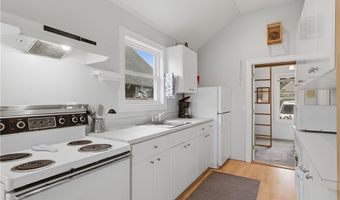 64 Burnside Ave, Narragansett, RI 02882