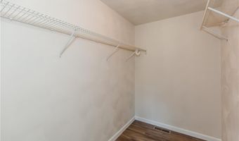 136 Hope Hill Ter, Cranston, RI 02921