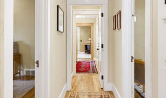 307 N Main St, Ashland, OR 97520