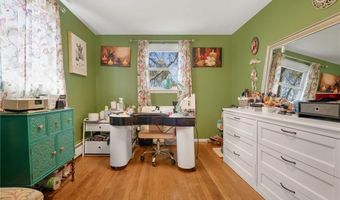 1 Pinehurst Rd, East Providence, RI 02915
