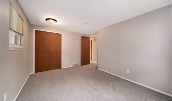 2923 Burlington Ct, Ann Arbor, MI 48105